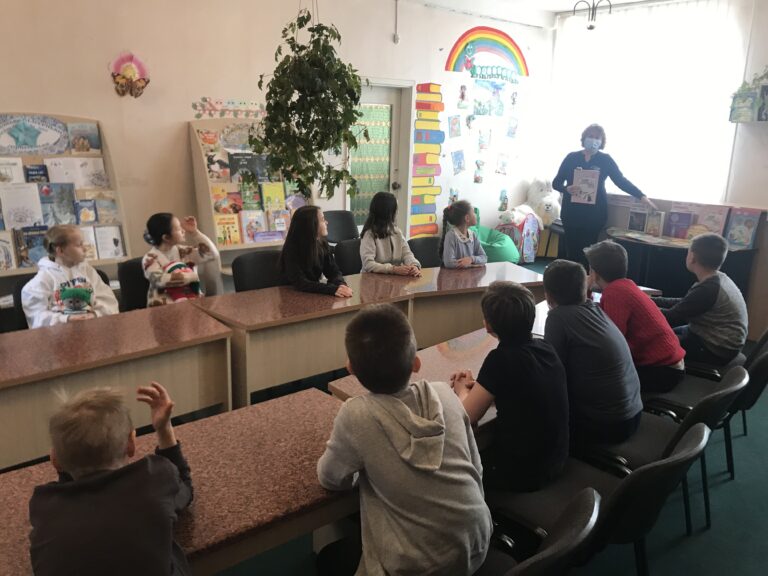 Мовознавча година «Любіть красу своєї мови» в бібліотеці №157 для дітей