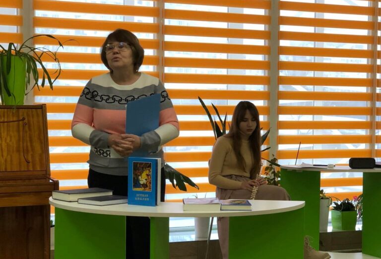 Народознавча година «Різдво планетою крокує» від бібліотеки №157 для дітей.
