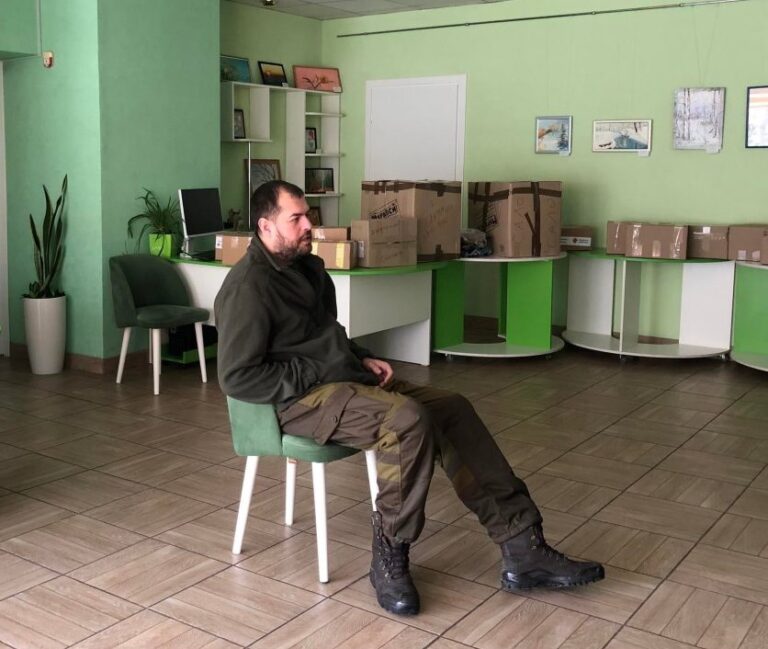 Зустріч з волонтерським загоном «Бандерасів» в бібліотеці ім.Миколи Руденка.