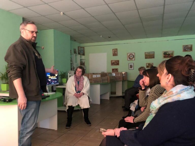 Зустріч зі сценаристом і автором книжок Артемієм Кірсановим та кінопродюсеркою Валерією Борщевською в бібліотеці.
