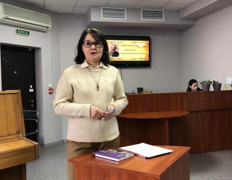 Краєзнавча година «Видатний син кримськотатарського народу» Публічної бібліотеки ім. Г. Квітки- Основ’яненка.