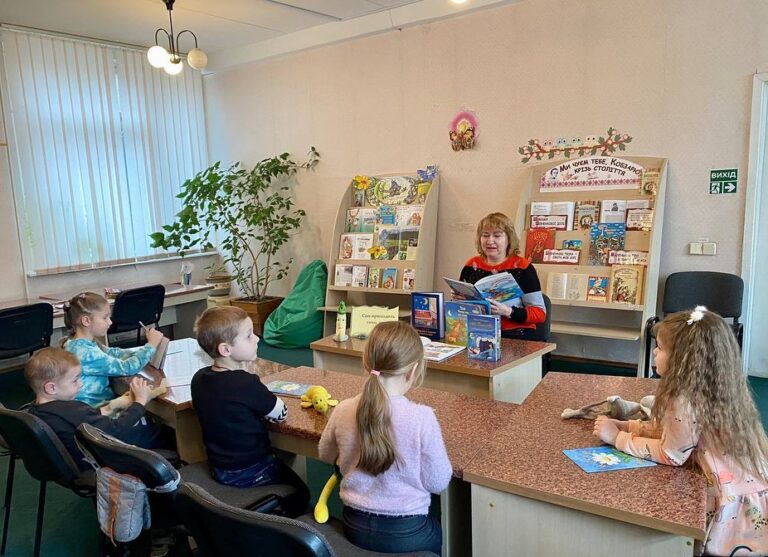 Годинка — цікавинка « Що ми знаємо про сон?» в бібліотеці №157 для дітей.