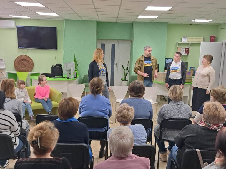 Творча зустріч з волонтерським загоном «Бандерасів» в бібліотеці ім. Миколи Руденка.