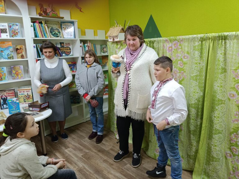 Літературно-театралізований ранок «Звучить Шевченкове слово» в бібліотеці ім. Миколи Руденка.