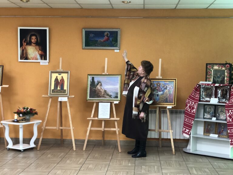 Відкриття виставки ікон «Небесні покровителі» в Мистецькій галереї бібліотеки ім. Миколи Руденка.