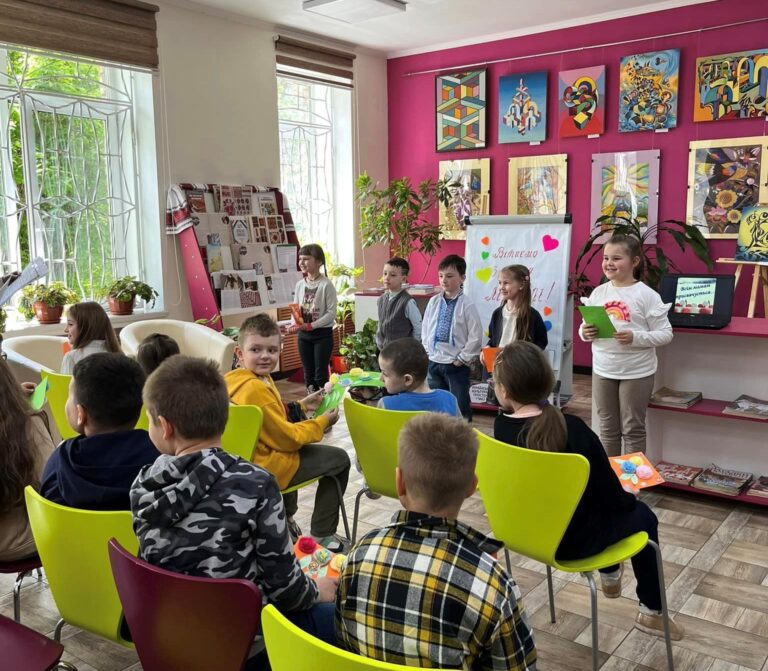 Година вшанування «В кожної дитини – матінка єдина» в бібліотеці ім. С. Руданського