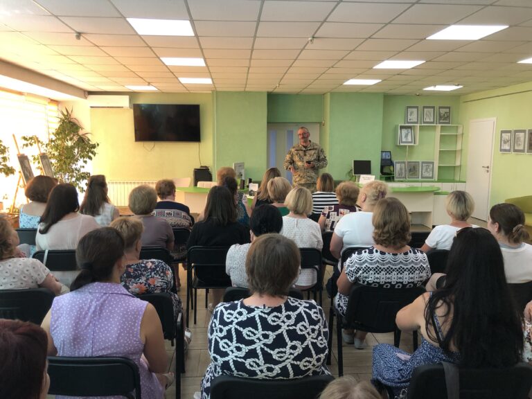 Творча зустріч з поетом, військовослужбовцем Богданом Назаренко в бібліотеці ім. Миколи Руденка