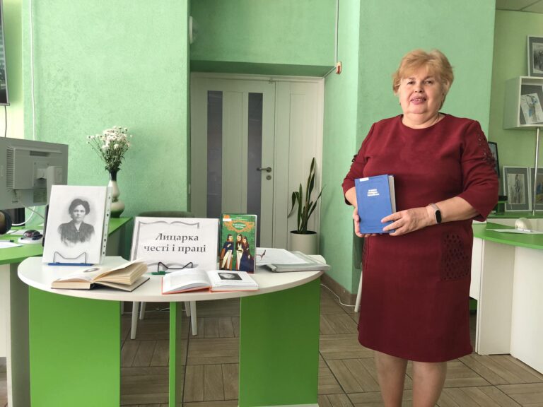 Літературна година «Тернова гілочка трагічної долі» бібліотеки №133