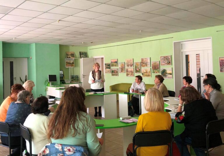 Засідання мовного клубу «Розмовляємо і співаємо українською» «Вже жовтим листям осінь нас чарує…»