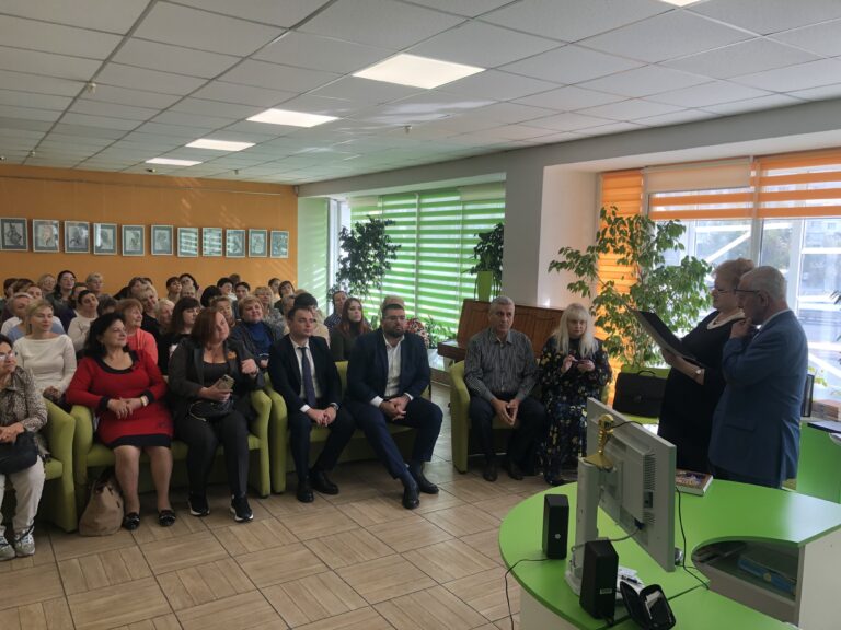 Презентація монографії Аріфа Джаміль огли Гулієва «Отец Нации» в бібліотеці ім. Миколи Руденка