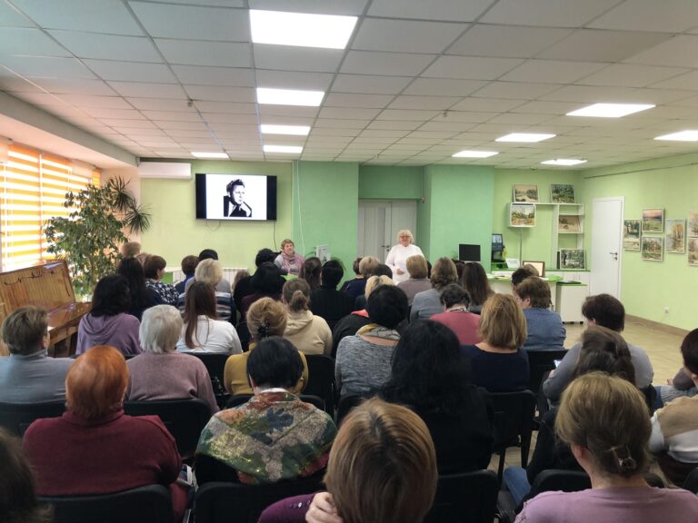 Літературно-мистецька година «Творчі кольори Олександра Білаша» в бібліотеці ім. Миколи Руденка