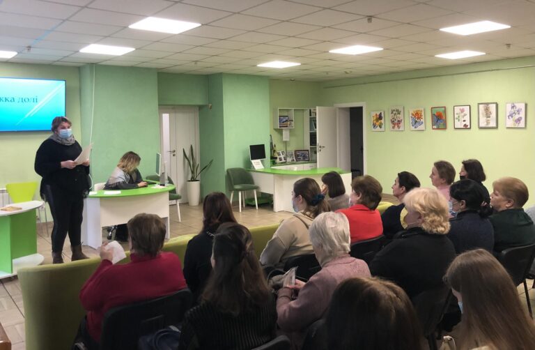 Літературно-мистецька година «Стежки долі» в бібліотеці ім. Миколи Руденка