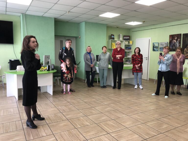 Відкриття виставки картин «Палітра життя» в Мистецькій галереї бібліотеки ім. Миколи Руденка
