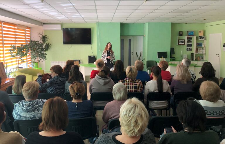 Презентація поетичної збірки «Позахмар’я» української поетеси Олени Татьянченко в бібліотеці ім. Миколи Руденка
