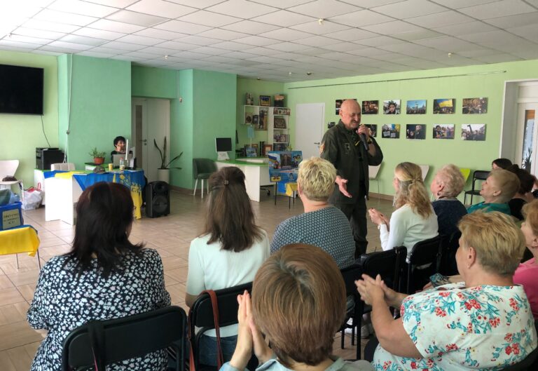 Концерт «Мистецький фронт з Анатолієм Демчуком» на підтримку ЗСУ за участі народного артиста України Анатолія Демчука в бібліотеці ім. Миколи Руденка