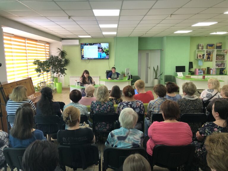Творча зустріч із Заслуженою артисткою естрадного мистецтва України Юлією Сак «З Україною в серці»