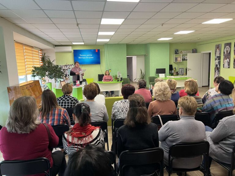 Літературна година «Таємне життя Віктора Петрова» в бібліотеці ім. Миколи Руденка