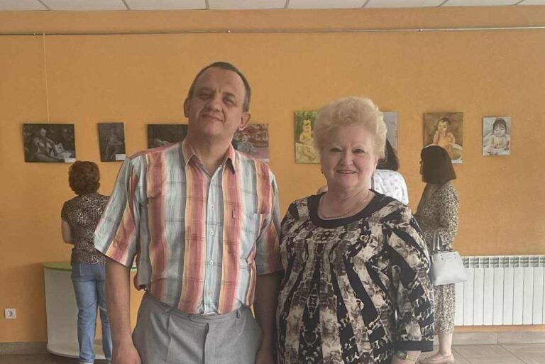 Відкриття виставки картин «Сонячне дитинство» в бібліотеці ім. Миколи Руденка