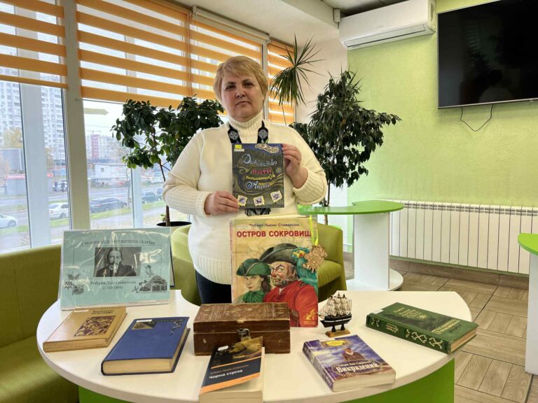 Літературна година  «У пошуках  дорогоцінних  скарбів» бібліотеки сімейного читання №143