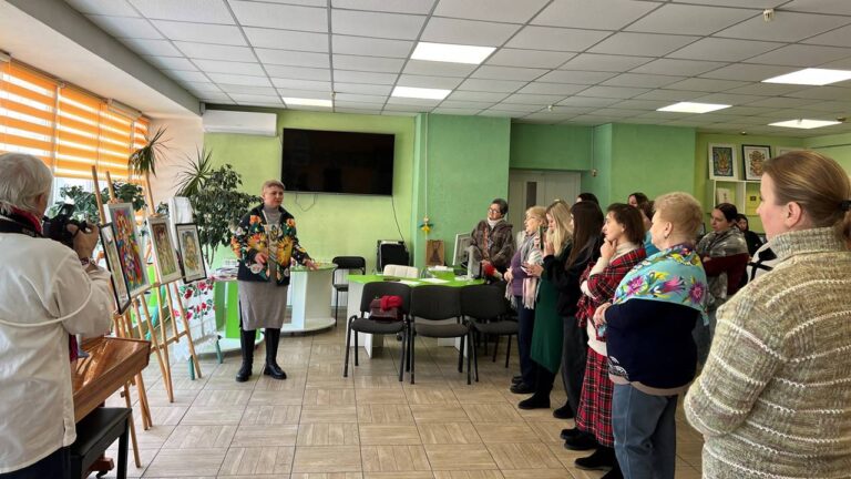 Відкриття виставки картин самчиківського розпису «Відродження» майстрині народного декоративного розпису Ольги Кулеш