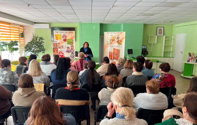 Інформаційно-просвітницька година «Етноосвіта: сучасні технології» в бібліотеці ім. Миколи Руденка